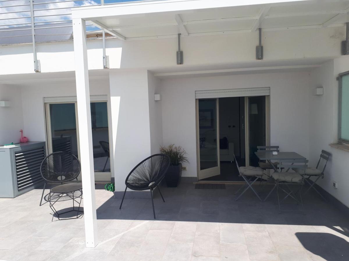 Penthouse 40 In Trastevere With Seasonally Jacuzzi โรม ภายนอก รูปภาพ