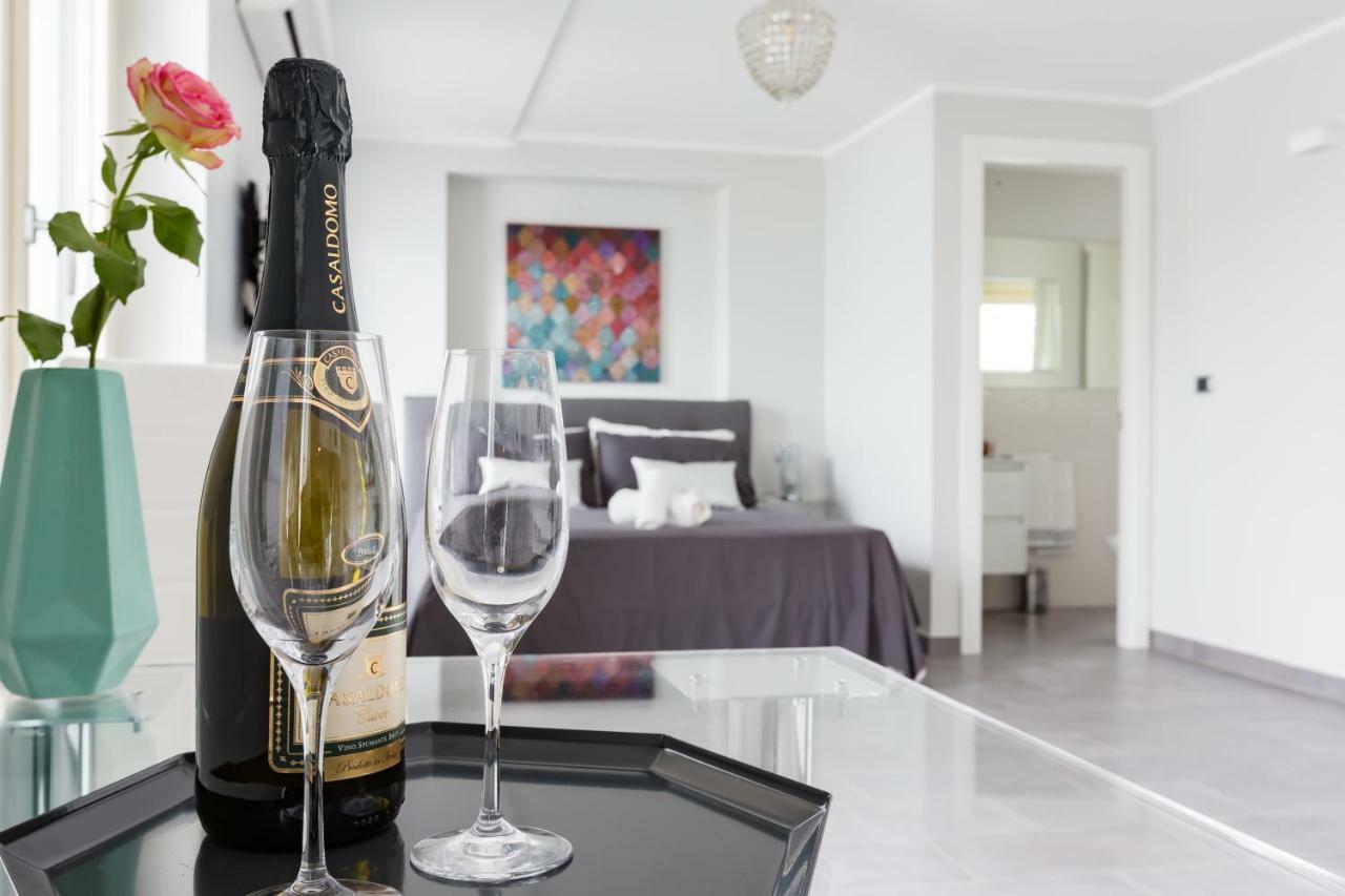 Penthouse 40 In Trastevere With Seasonally Jacuzzi โรม ภายนอก รูปภาพ