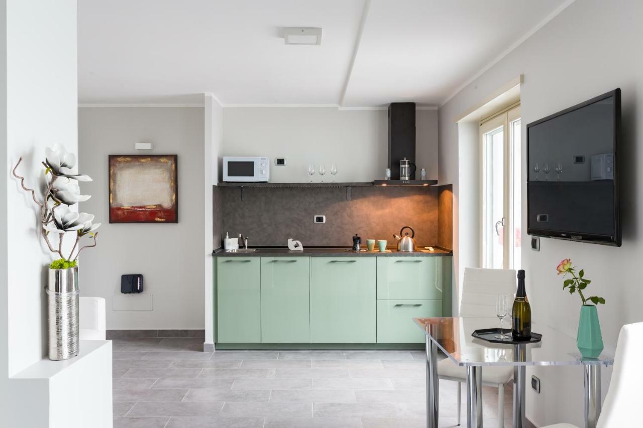 Penthouse 40 In Trastevere With Seasonally Jacuzzi โรม ภายนอก รูปภาพ