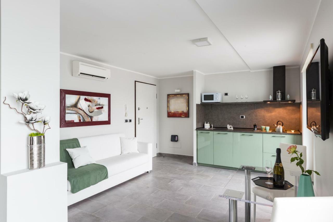 Penthouse 40 In Trastevere With Seasonally Jacuzzi โรม ภายนอก รูปภาพ